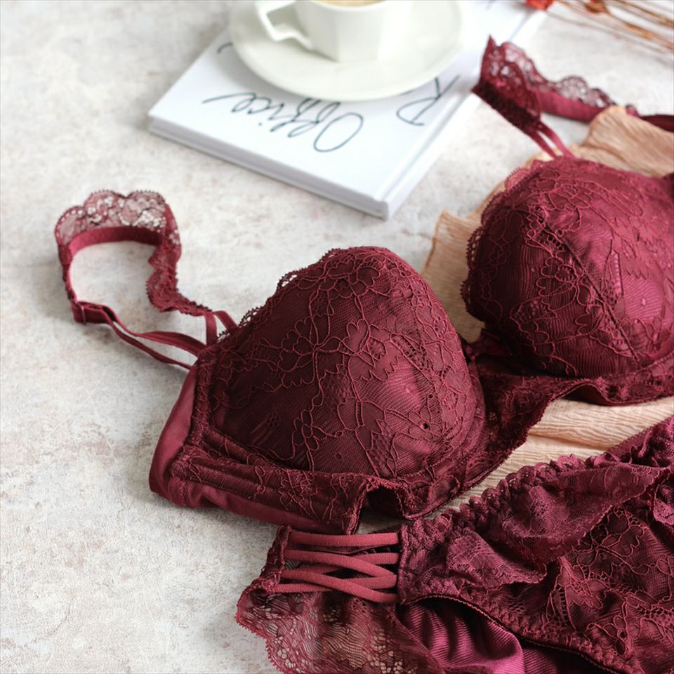 vivante シェリレースブラ【ブラ単品】 / 補正ブラに見えない脇肉撃退